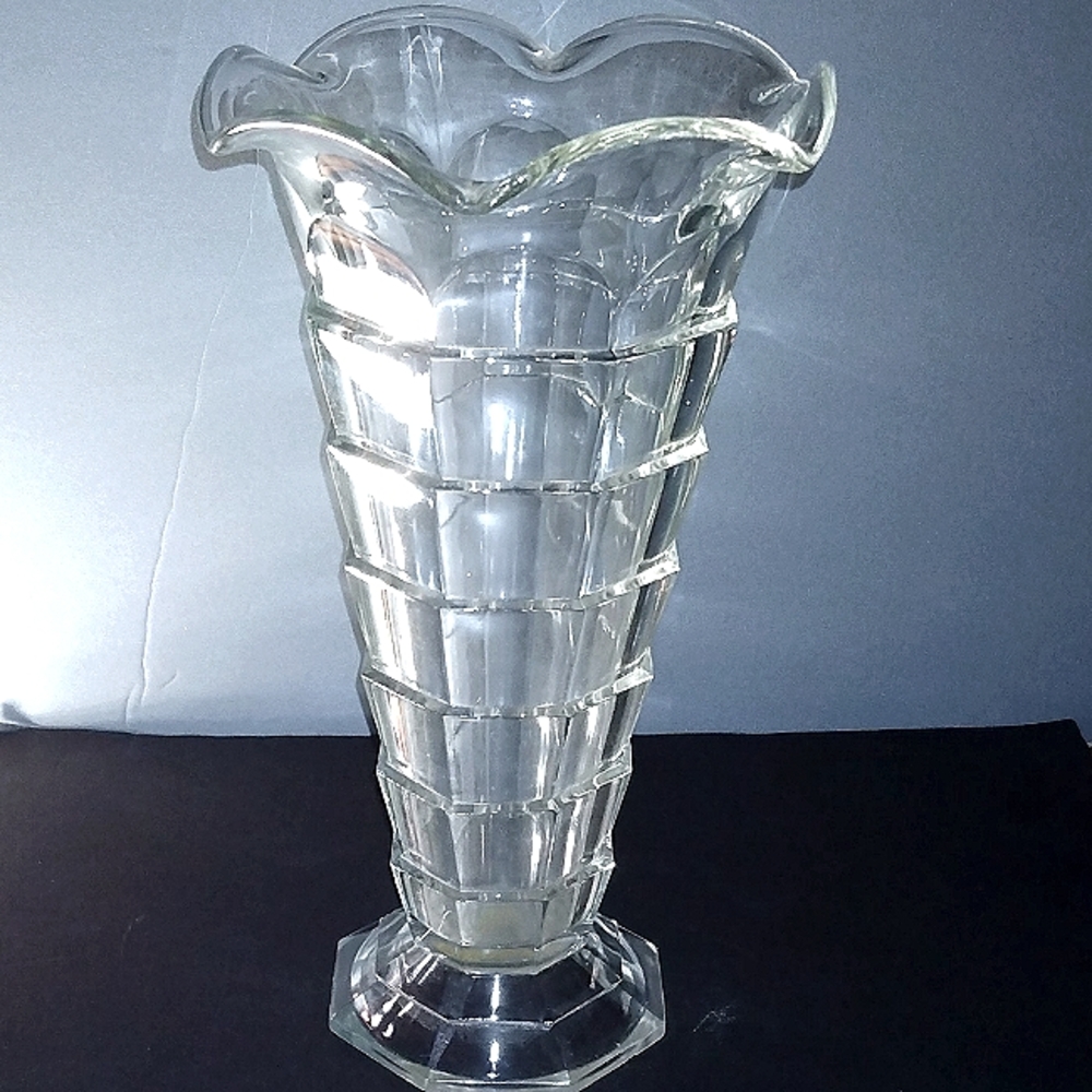 Vintage Depression Glass Vase Tea Room Pattern